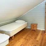 펜션 Amazing Home In Midsund With Wifi