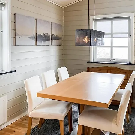 Holiday home In With Kitchen Midsund