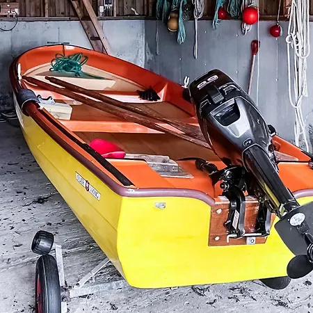 Дом отдыха 4 Bedroom In