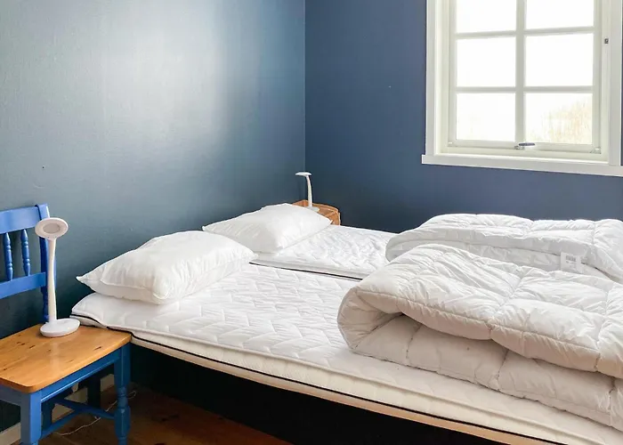 Prázdninový dům 4 Bedroom In *